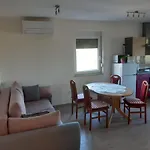 Apartma In Sobe Pilih B&B 3*