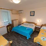 B&B Apartma In Sobe Pilih