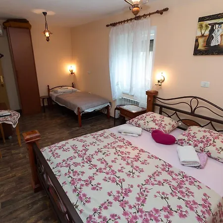 Bed & Breakfast Apartma In Sobe Pilih Vipava