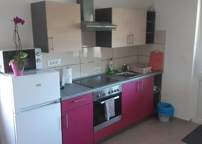 Nočitev z zajtrkom Apartma In Sobe Pilih 3*