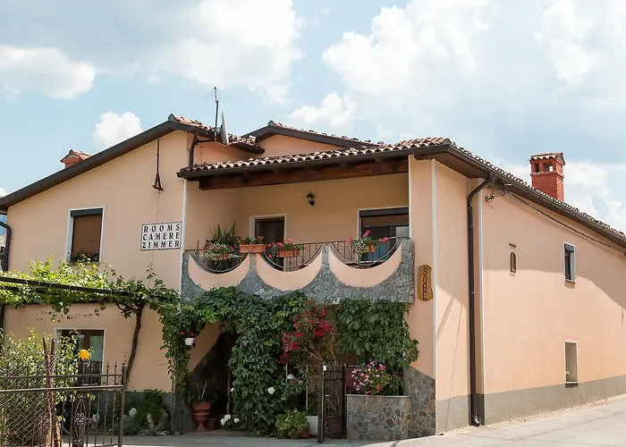 Nočitev z zajtrkom Apartma In Sobe Pilih 3*