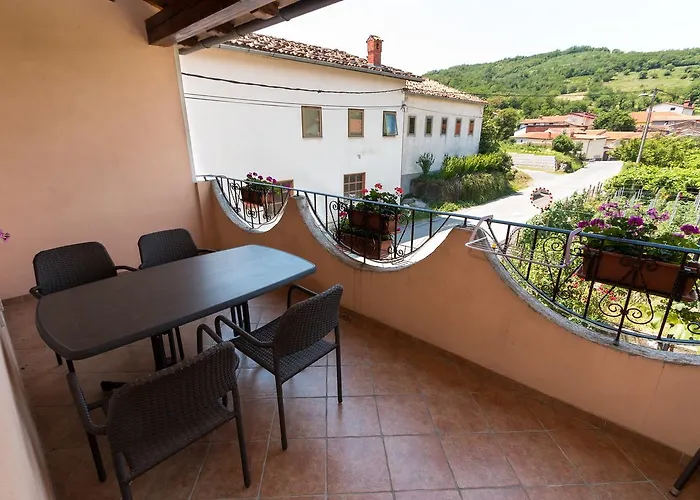 Nočitev z zajtrkom Apartma In Sobe Pilih 3*