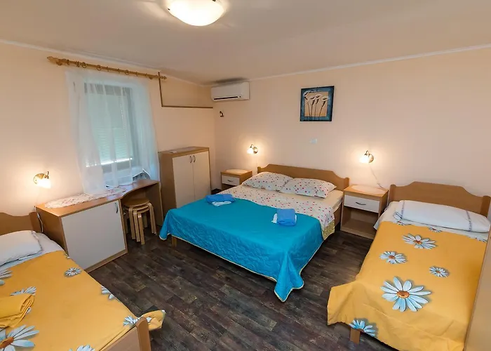 Nočitev z zajtrkom Apartma In Sobe Pilih