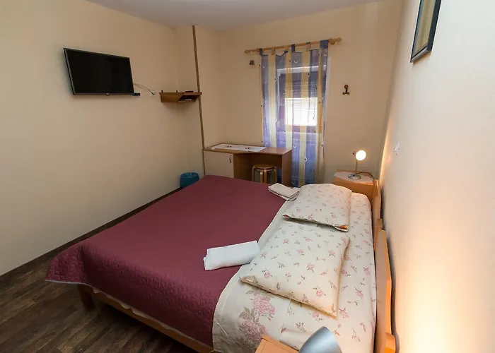 Nočitev z zajtrkom Apartma In Sobe Pilih